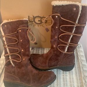 UGG Surfcat Suede Ladies Boot size 7M
